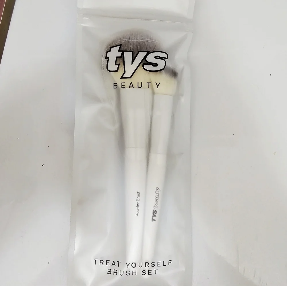 New Treat Yourself Beauty TYS BEAUTY 2 Brush Set